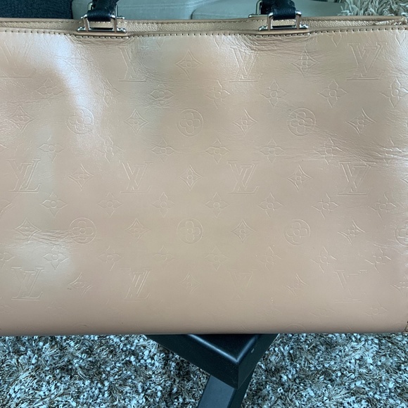 LOUIS VUITTON Monogram Cuir Plume Very One Zipped - Picture 4 of 9